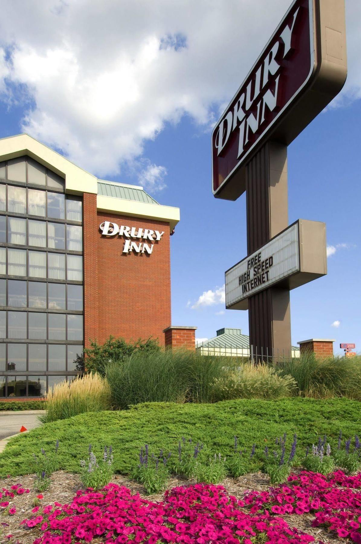 Drury Inn & Suites Terre Haute Exterior foto